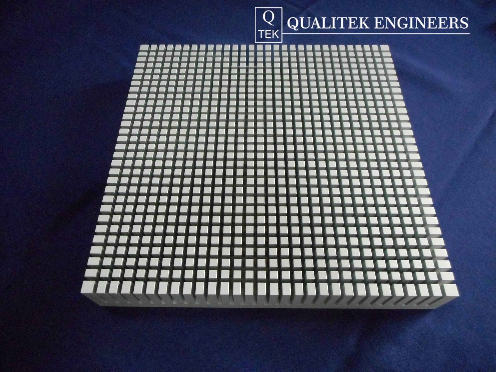Bipolar Heat Sink